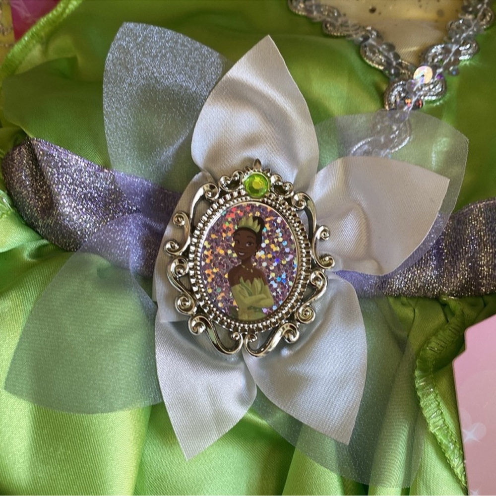 Disney Princess Tiana Collection - Green and Sparkly Set - Like New - Picture 6 of 9